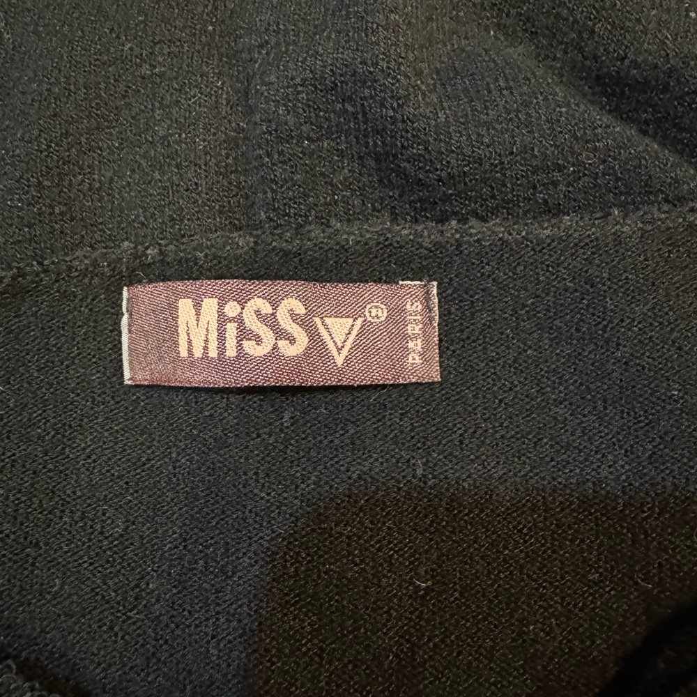 Miss Black Fitted Cut Out Long Sleeve Sweater, size M - Picture 11 of 12